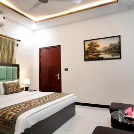 Galaxy Family Guest House Near Agakhan Hospital, hotel in Karachi