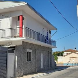 Vasilis Guesthouse by the Airport, hotel u gradu Mikrománi