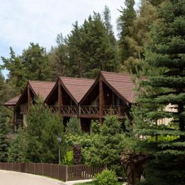 Oi Qaragai Mountain Resort โรงแรมในBesqaynar