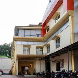 Arya International, hotel di Kizhillam