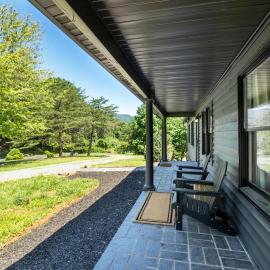 Home in Roseland - Retreat stay, hotel in Roseland
