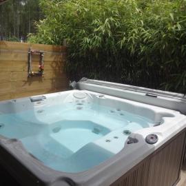 Modern chalet and cozy private Jacuzzi