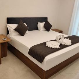 Sāwarda में, होटल HotelHighwayGopal