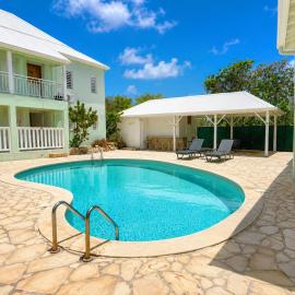 Studio Oasis, piscine commune, à 10min d'Orient Bay