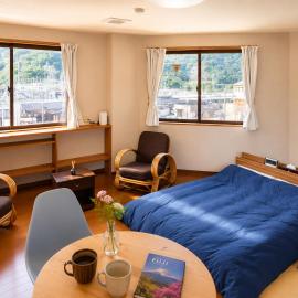 Bell tree 1min from Otsuki station