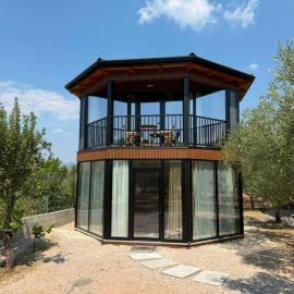 Octerra Villa - Private Jacuzzi - Lake & Mountain View