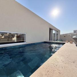 Luxury Penthouse with Pool and Terrace for 5 Guests, hotel en Gżira