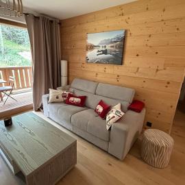 LA PLAGNE MONTALBERT - LE SNOROC - superbe appartement skis aux pieds avec piscine, ξενοδοχείο στο Aime La Plagne