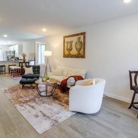 Hickory Townhome w/ Deck: 2 Mi to Downtown