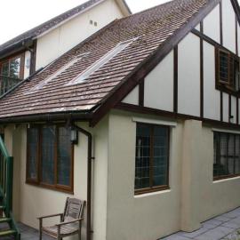 2-Bed - Sleeps 4 - Parking & Ev charging, hotell i Wadebridge