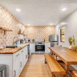 Cozy 2BR in Manitou Springs Walk Downtown, Hotel in Manitou Springs