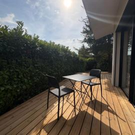 Villa Loka-Ecrin contemporain Adult only – hotel w mieście Sauzet