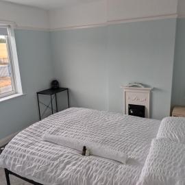 2 bedroom Home near Birmingham airport NEC Amazon A45 M6 Outskirts of Coventry countryside