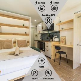 NEW ! Le Coeur de ville avec terrasse! Parking – hotel w mieście Guingamp