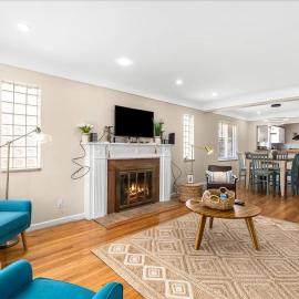 Beautiful 3 Bedroom Ranch w/ Enclosed Backyard