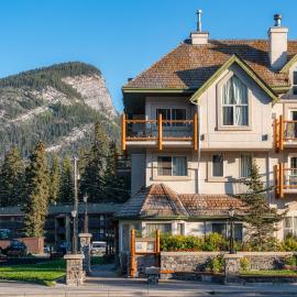 밴프에 위치한 호텔 The Rundlestone Lodge