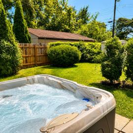 Private Home - Entire House - Ranch - Hot Tub - Pets Welcome - 2 King Beds - Kids Welcome - Fenced Yard - Free Wifi - Quiet Neighborhood