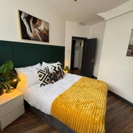 The Recharge Loft, Executive Stay with Parking & EV