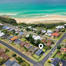 Rennies Sands - A Surfer's Dream by Rennies Beach