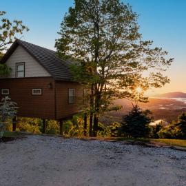 Canyon View Treehouse- Relaxing Getaway in Jasper with an Amazing View