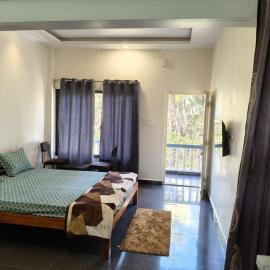 Dev's Resort & Restaurant, hotel en Sawantwadi