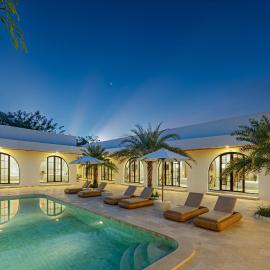 DESAULU VILLAS - Private Escape With Sunlit Pool In Uluwatu, hotel en Uluwatu