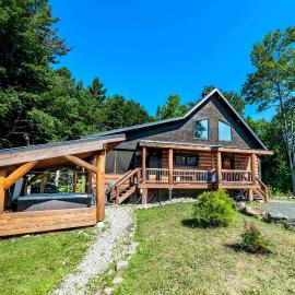 Spa & Billard and Lake Access - Sylva sur le Lac, hotel u gradu Sen Matje di Park