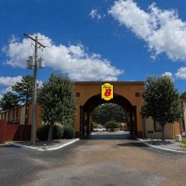 Super 8 by Wyndham Richland MS