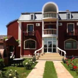 Vila EROS, hotell sihtkohas Cazasu