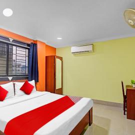 Hotel O by OYO Tower Shanavi Inn, hotel sa Dam Dam