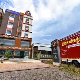 FabHotel Fortune Inn I, hotel di Alandi