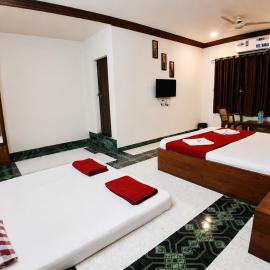 J J Lodging, hotel en Kolhapur