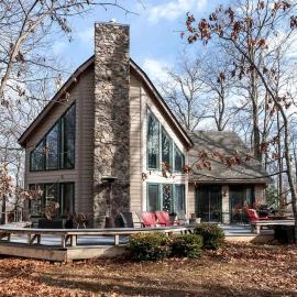 Incredible Cabin with Beautiful Indoor and Outdoor Living Spaces in Virginia, hotel em Wintergreen