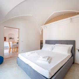 Domus Fisculi A - Stone Vaults & Local Charm