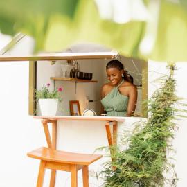 The Haven Room- Few Minutes from KIA, hotelli kohteessa Kware