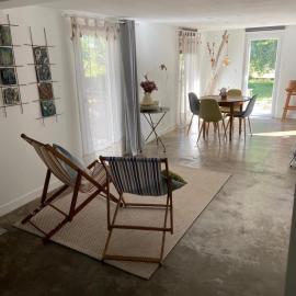 Plain-pied 90m2 jardin ombragé avec terrasse, Hotel in Villevieille