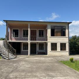 marisgesthouse, hotel en Chale