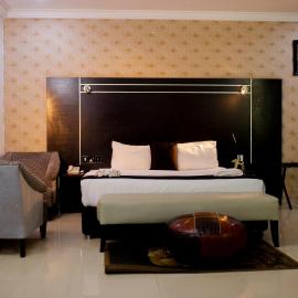 Monarchs Luxury Palace hotel, готель в Ілорині
