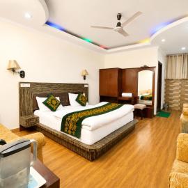 Nainital Hotel Munn Valley Near Mall Road & Naini Lake Comfortable Stay Free Wi-fi with Lift-Parking, Restaurant & Best Room Service