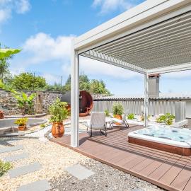 King Shelter by Homie, hotel i Porto Moniz