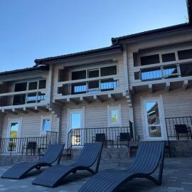 Готель Файний Двір, hotel en Novosyulki