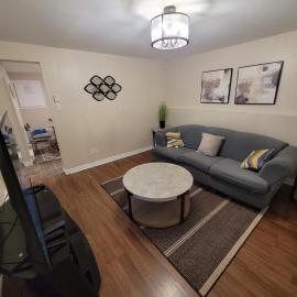 Lovely 2 Bedroom apartment close to Avalon Mall