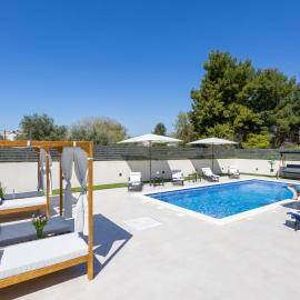 Apartment with pool Ivano by Villas Guide
