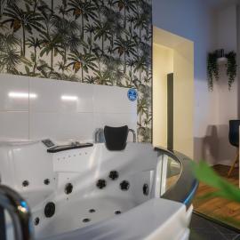 Punkt - Apartamenty z jacuzzi w centrum Katowic, hotel en Katowice