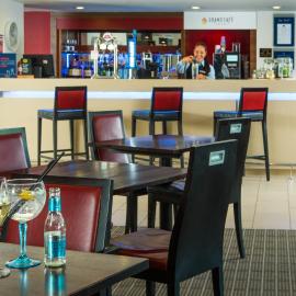 Holiday Inn Express Milton Keynes by IHG, хотел в Милтън Кийнс