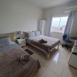 Apart próximo a Unimed, Catedral e HSA com 2 quartos com 2 ARES e garagem, hotel a Santo Ângelo