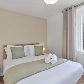 Nr Co-op Contractor & Long Stays Parking Sleeps 4