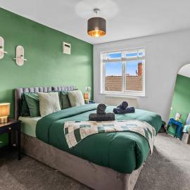 Spacious 4BR House, Sleeps 7, Wallasey