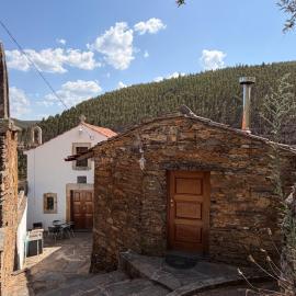 Casa Capela - Casas do Sinhel, Hotel in Alvares