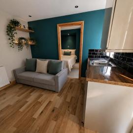 Apartment Sleeps 4 - Town Centre & Near Beach